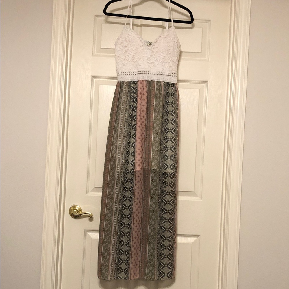 Vine and Valley Spaghetti Strap Maxi Dress with White Lace Bodice XL